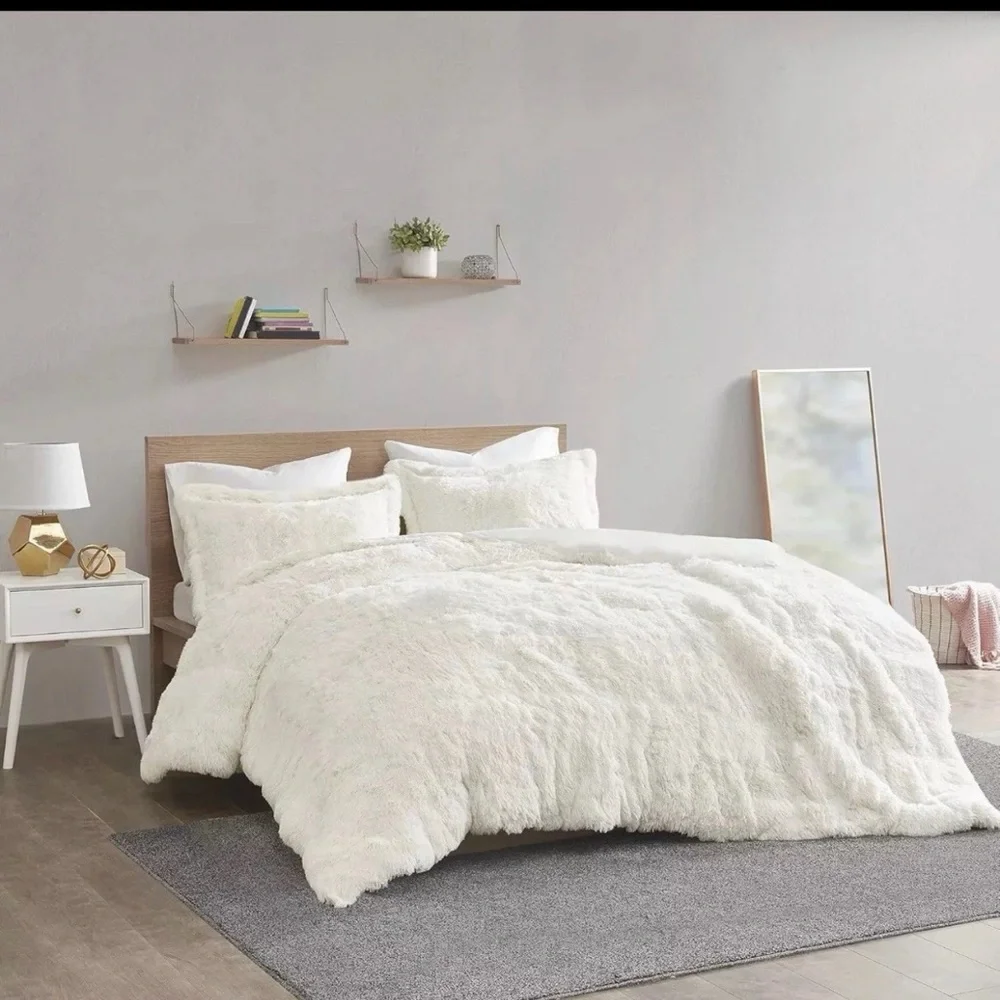 Intelligent Design Fluffy White Duvet Cover Set